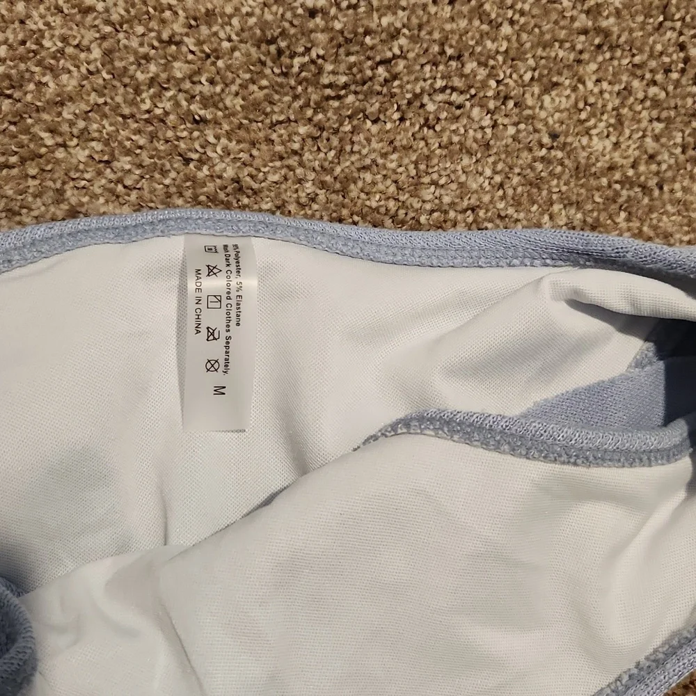 NWOT Ruffle Bikini! - Picture 2 of 3